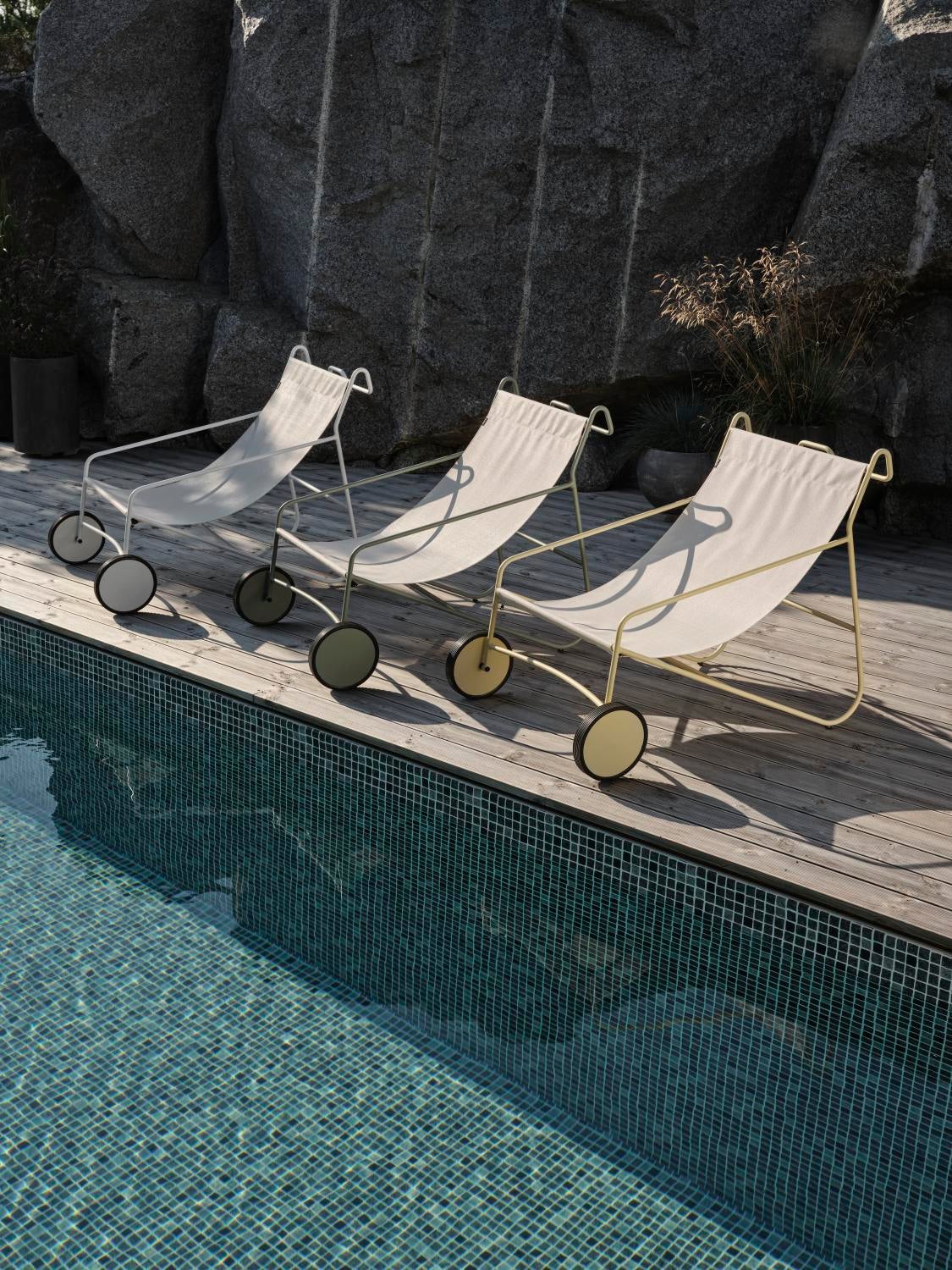 Poul Chair fauteuil lounge Dustygreen_Offwhite