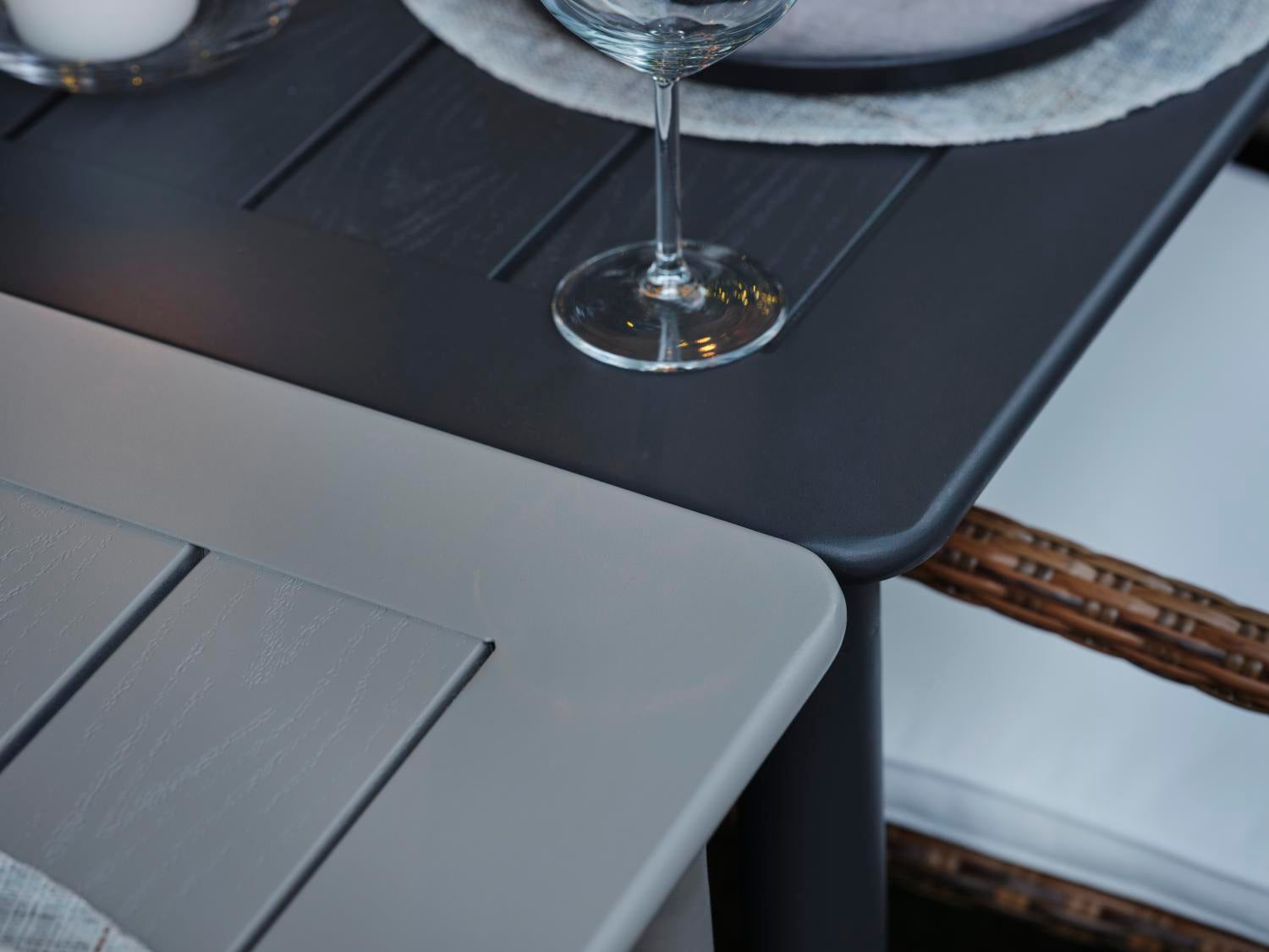 Nimes table à manger Khaki