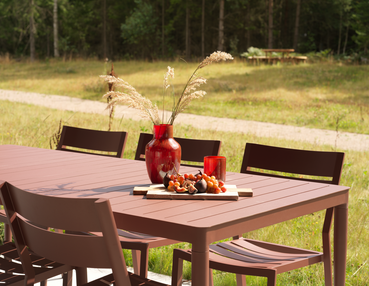 Bigby table à manger Zin Red